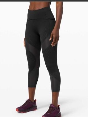 Lululemon Uncovered Strength HR Crop